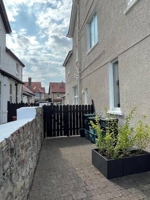One Bedroom Apartment In The Centre Of Лландидно Экстерьер фото